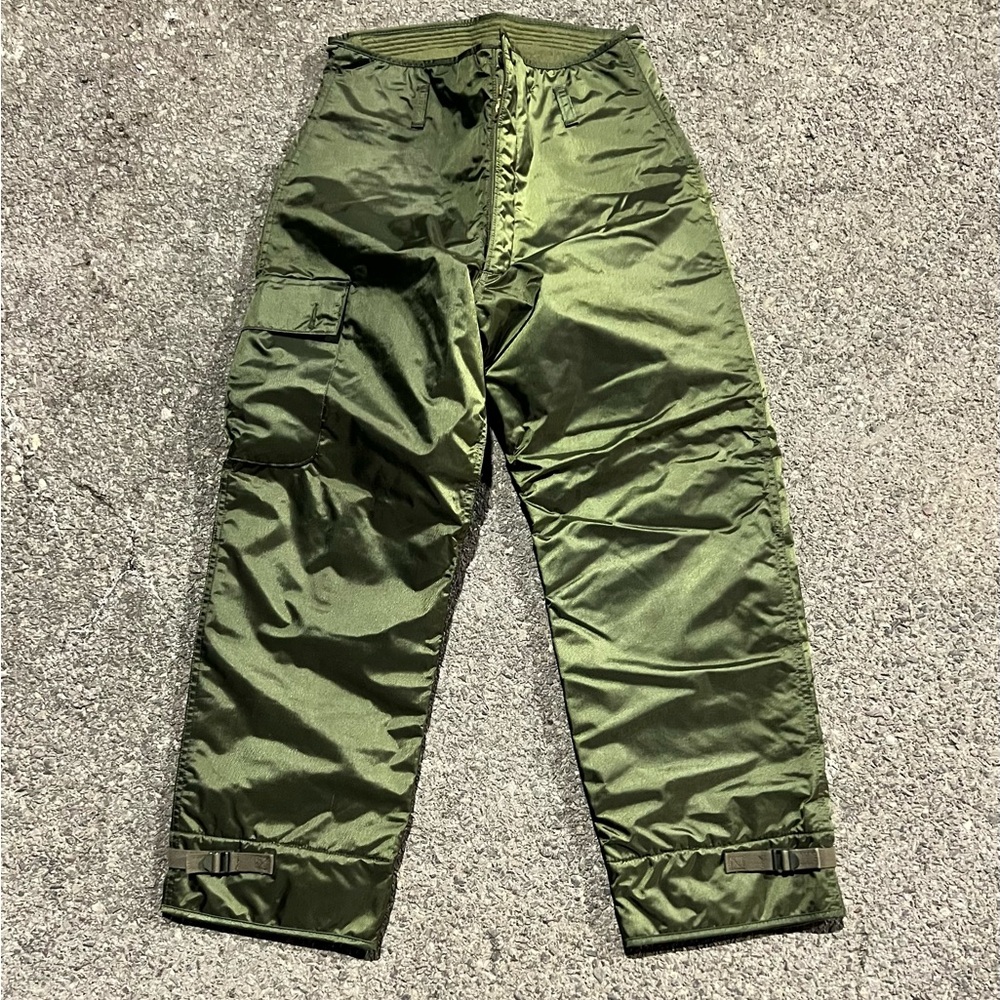 Deadstock Vintage
Alpha Industries 
Army Issued Extreme Cold Weather Trousers